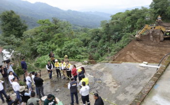 Gobierno Estatal encabeza atención inmediata para recuperar caminos y proteger familias serranas
